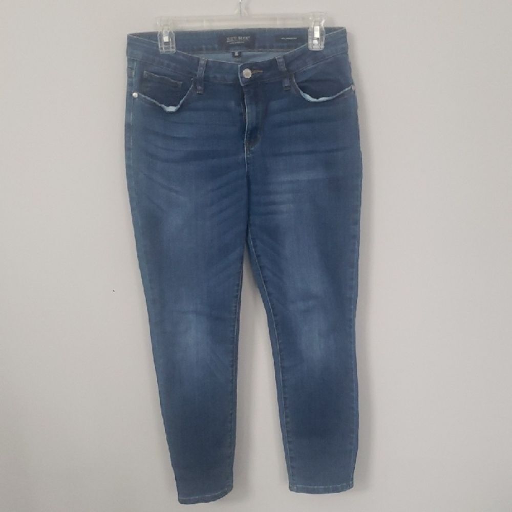 Judy Blue Jeans Women's 30 Dark Wash Relaxed Fit Denim Classic Stretch Normcore
